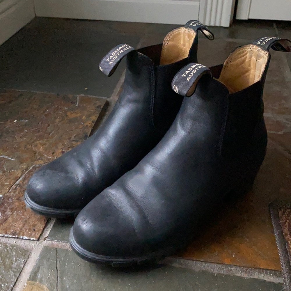 Women’s Blundstone black heeled boots